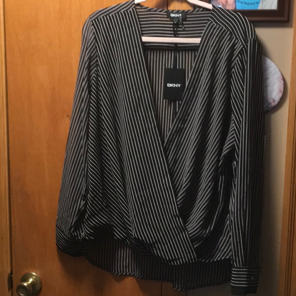 Ladies DKNY Black & White striped Blouse. NWT. Size XL